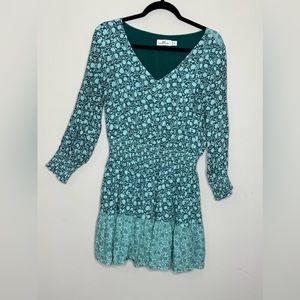 Vineyard Vines MIDI Long sleeve dress with metallic threading size Medium